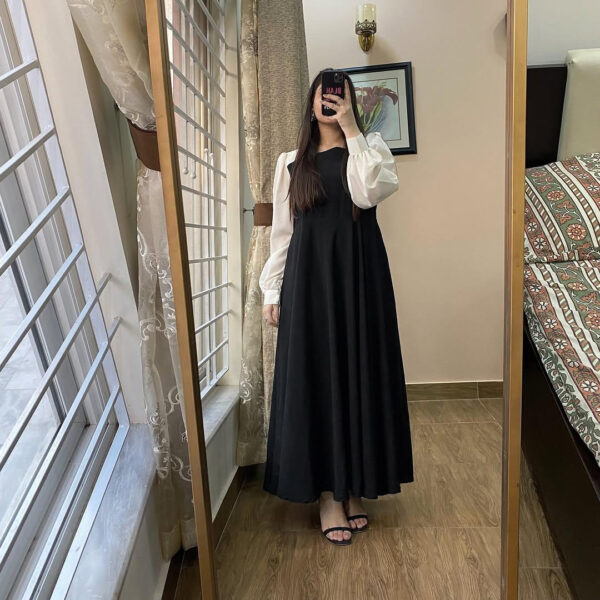 Front And Back Platted Design With White Sleeves Georgette Maxi - Image 9