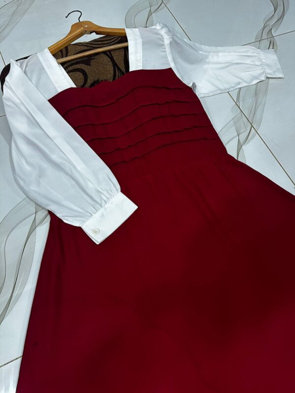 Front And Back Platted Design With White Sleeves Georgette Maxi - Image 2